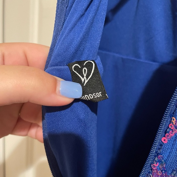 Multi-color sequins ball gown. Mermaid fit with leg slit - Picture 4 of 4